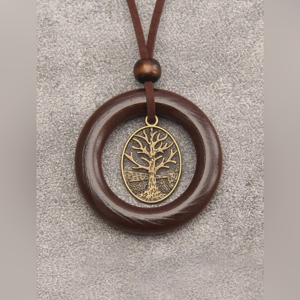 Vintage Tree Round Pendant Leather Necklace